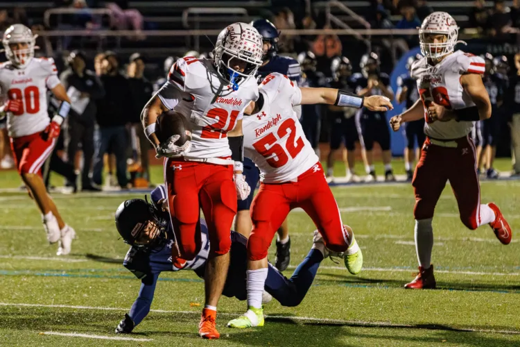 Eagles secure playoff spot; Cards coast